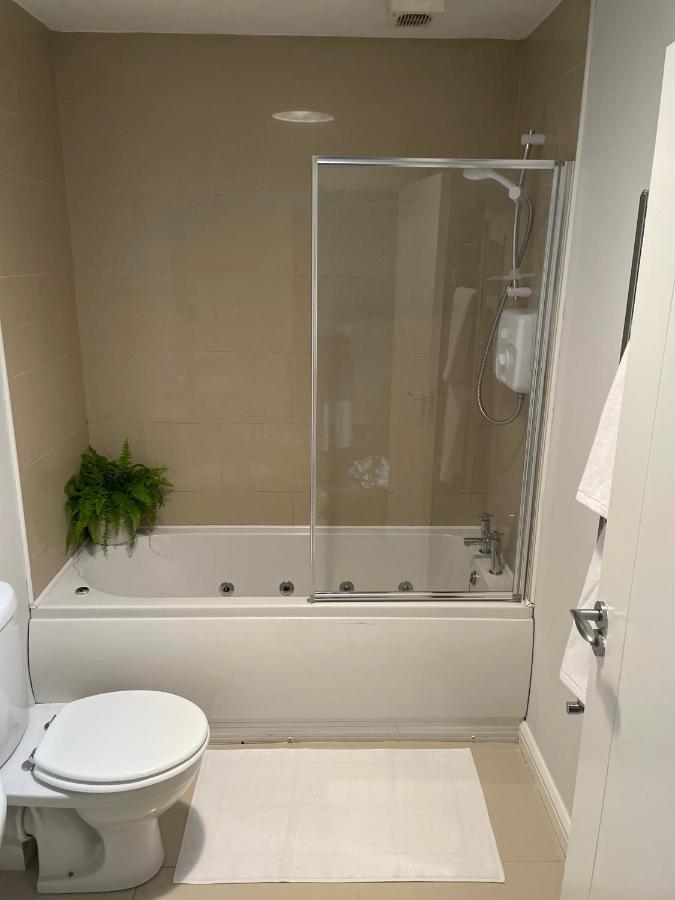 Private Double Room & Bathroom Нейс Экстерьер фото